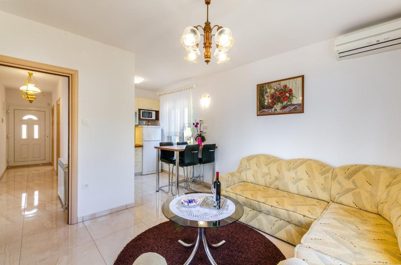 Apartment In Novi Vinodolski 15274 Povile Exteriér fotografie