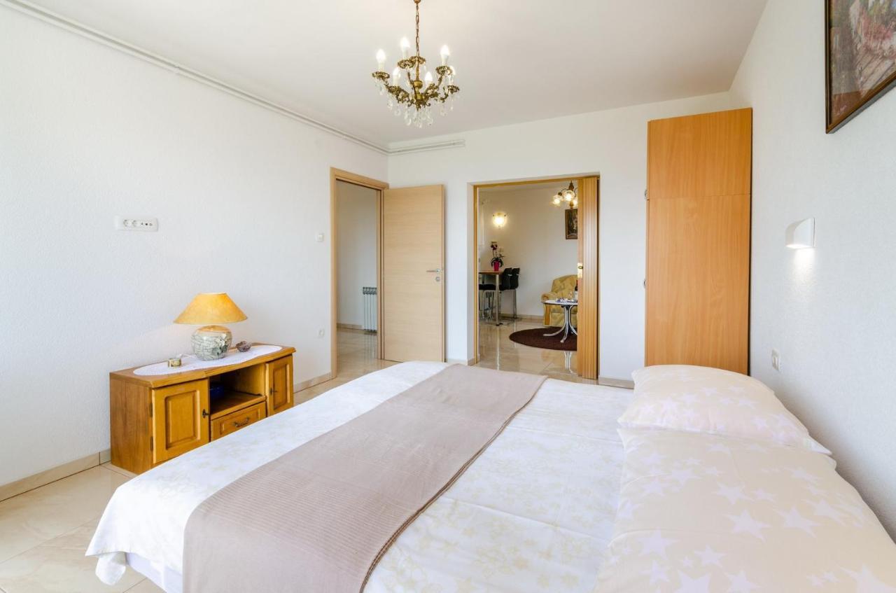 Apartment In Novi Vinodolski 15274 Povile Exteriér fotografie