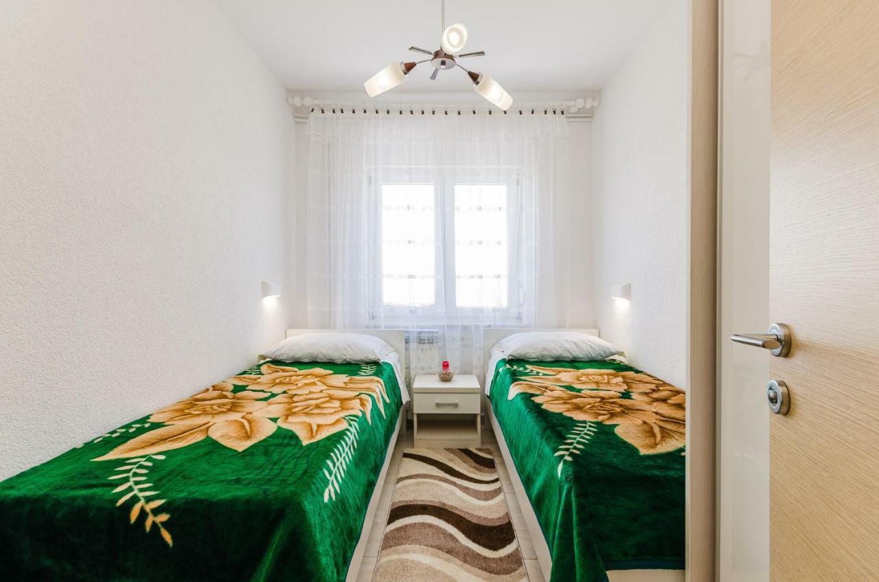 Apartment In Novi Vinodolski 15274 Povile Exteriér fotografie