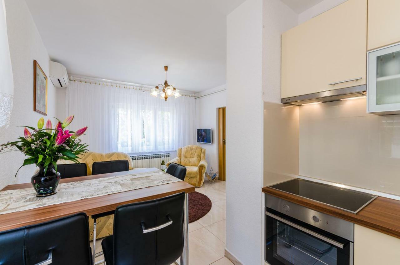Apartment In Novi Vinodolski 15274 Povile Exteriér fotografie
